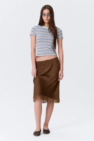 Camiseta mini ajustada – Rayas multicolor azul/rosa