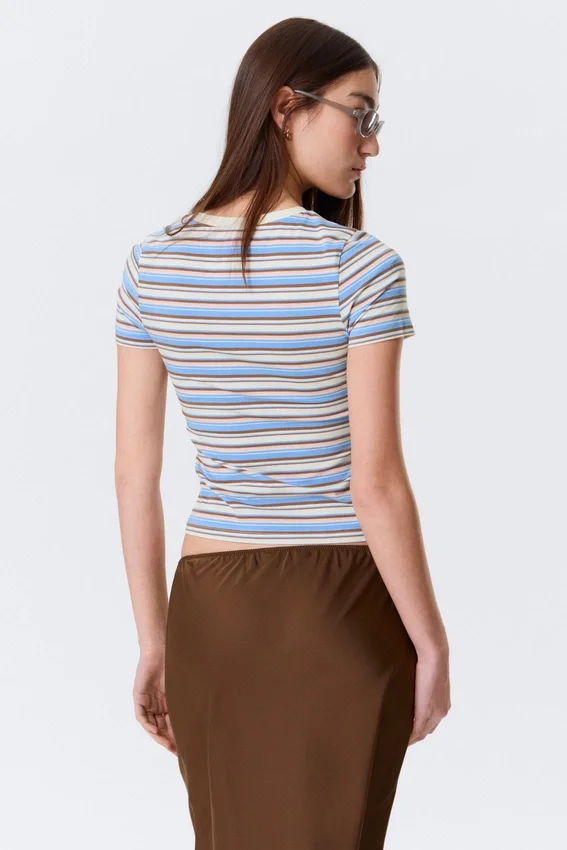Camiseta mini ajustada – Rayas multicolor azul/rosa Camiseta mini ajustada – Rayas multicolor azul/rosa