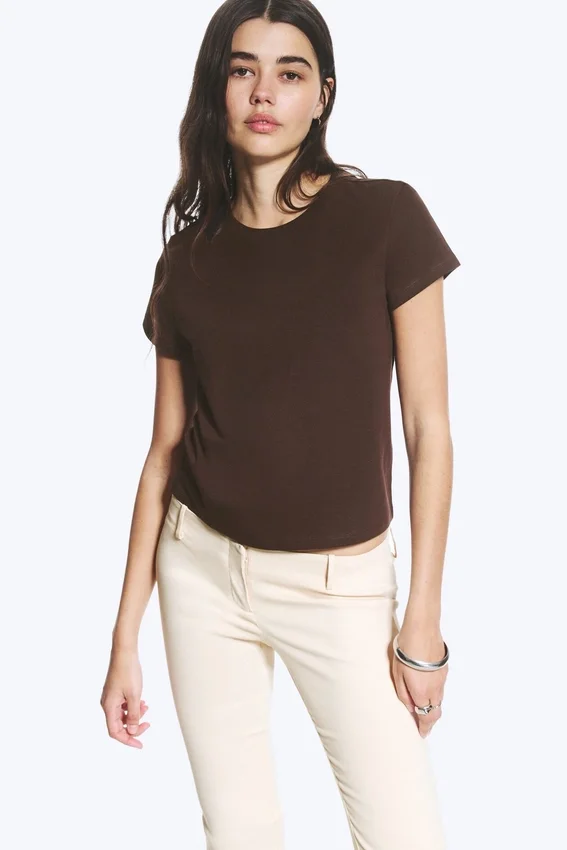 Camiseta mini de corte regular – Marrón Camiseta mini de corte regular – Marrón