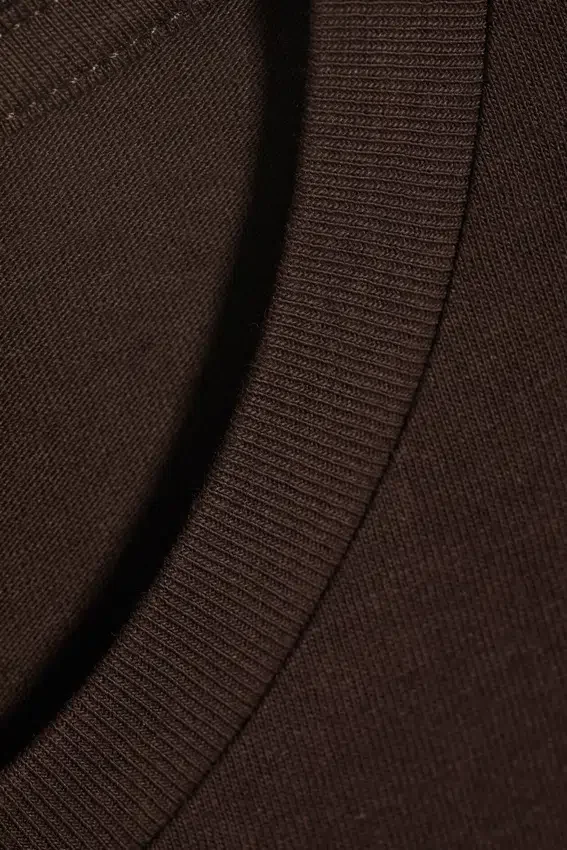 Camiseta mini de corte regular – Marrón Camiseta mini de corte regular – Marrón