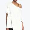 Camiseta oversize con cuello barco – Blanco roto Camiseta oversize con cuello barco – Blanco roto