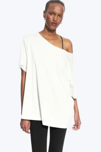 Camiseta oversize con cuello barco – Blanco roto