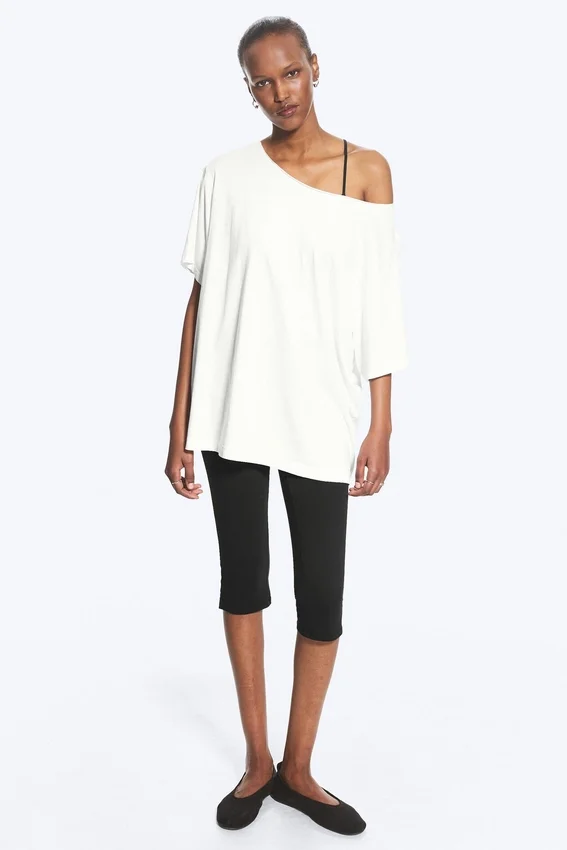 Camiseta oversize con cuello barco – Blanco roto Camiseta oversize con cuello barco – Blanco roto