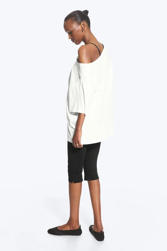 Camiseta oversize con cuello barco – Blanco roto Camiseta oversize con cuello barco – Blanco roto