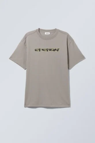 Camiseta oversize con estampados – Gris energía