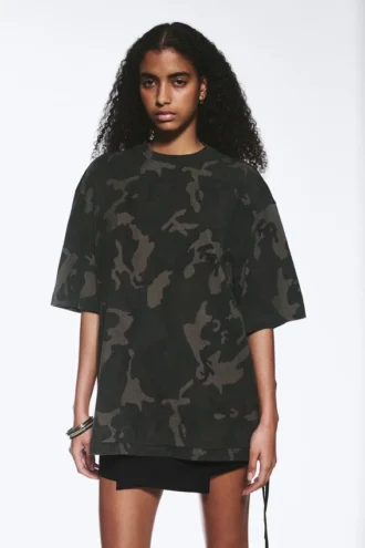 Camiseta oversize de manga corta estampada – Verde caqui – Camuflaje
