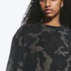 Camiseta oversize de manga corta estampada – Verde caqui – Camuflaje
