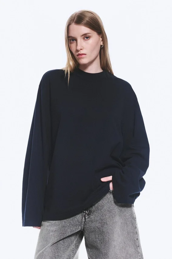 Camiseta oversize de manga larga – Azul marino oscuro Camiseta oversize de manga larga – Azul marino oscuro