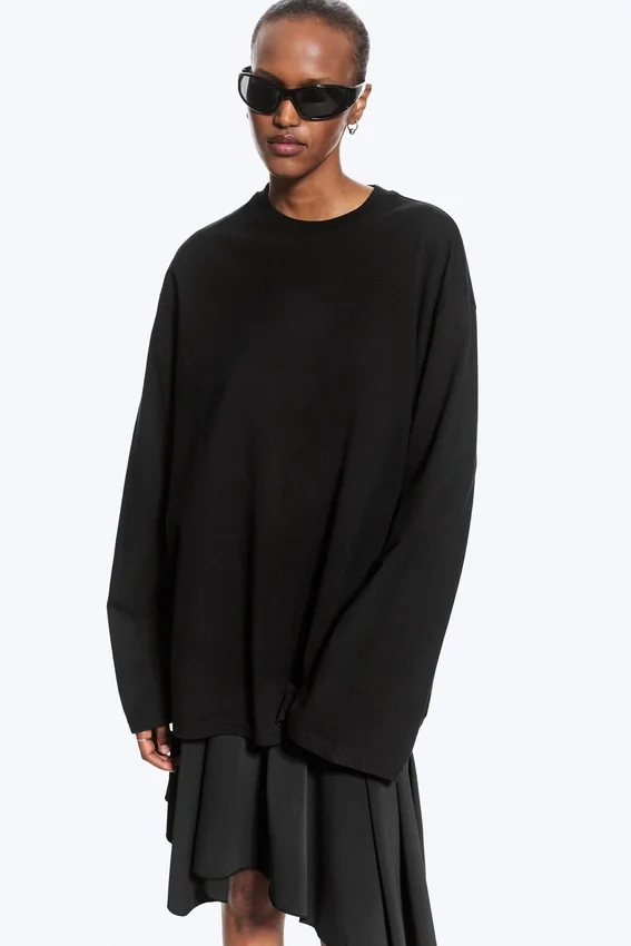 Camiseta oversize de manga larga – Negro Camiseta oversize de manga larga – Negro