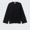 Camiseta oversize de manga larga – Negro Camiseta oversize de manga larga – Negro