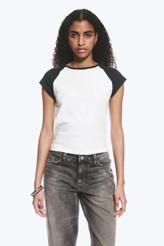 Camiseta raglán de manga corta – Blanco/Gris oscuro Camiseta raglán de manga corta – Blanco/Gris oscuro