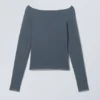 Camiseta sin costuras con hombros descubiertos y manga larga – Verde oscuro Camiseta sin costuras con hombros descubiertos y manga larga – Verde oscuro