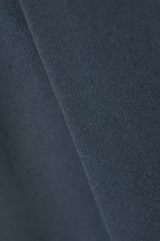 Camiseta sin costuras con hombros descubiertos y manga larga – Verde oscuro