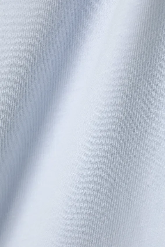 Camiseta sin mangas ajustada con tirantes y cuello redondo – Azul claro Camiseta sin mangas ajustada con tirantes y cuello redondo – Azul claro