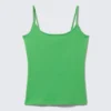 Camiseta sin mangas ajustada con tirantes y cuello redondo – Verde brillante Camiseta sin mangas ajustada con tirantes y cuello redondo – Verde brillante