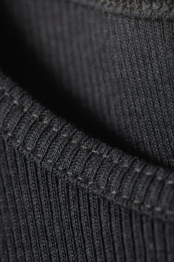 Camiseta sin mangas corta de algodón acanalado – Gris oscuro Camiseta sin mangas corta de algodón acanalado – Gris oscuro