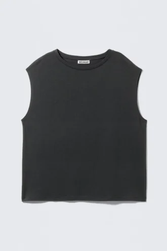 Camiseta sin mangas oversize – Oscura
