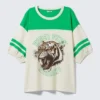 Camiseta universitaria de manga corta con estampados – Blanca y verde – Tiger Fury Camiseta universitaria de manga corta con estampados – Blanca y verde – Tiger Fury