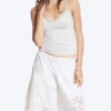 Camisola con tirantes y encaje – Gris claro difuminado Camisola con tirantes y encaje – Gris claro difuminado