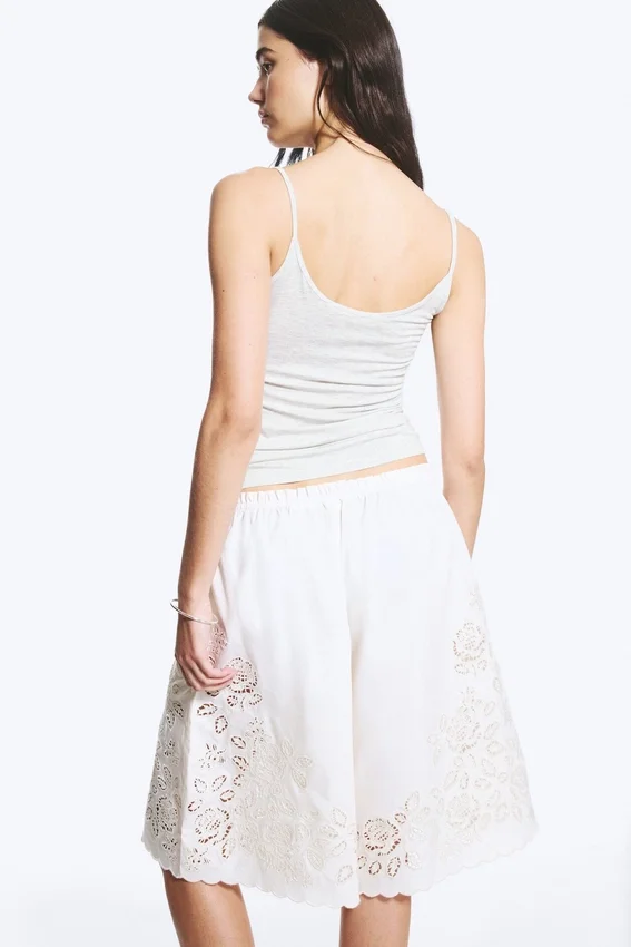 Camisola con tirantes y encaje – Gris claro difuminado Camisola con tirantes y encaje – Gris claro difuminado