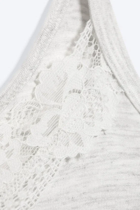 Camisola con tirantes y encaje – Gris claro difuminado Camisola con tirantes y encaje – Gris claro difuminado