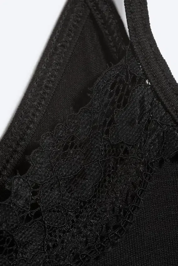 Camisola con tirantes y encaje – Negro Camisola con tirantes y encaje – Negro