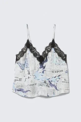 Camisola de satén con ribete de encaje – Blanco Periódico – Llama azul