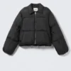 Chaqueta acolchada con cuello – Negro