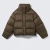 Chaqueta acolchada corta oversize – Marrón oscuro