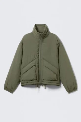 Chaqueta acolchada de nailon con cordón – Verde salvia Chaqueta acolchada de nailon con cordón – Verde salvia