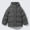 Chaqueta acolchada entallada – Gris oscuro