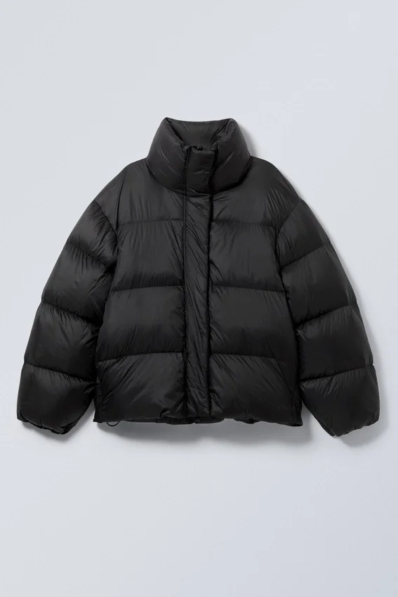 Chaqueta acolchada oversize de plumón reciclado – Negro Chaqueta acolchada oversize de plumón reciclado – Negro