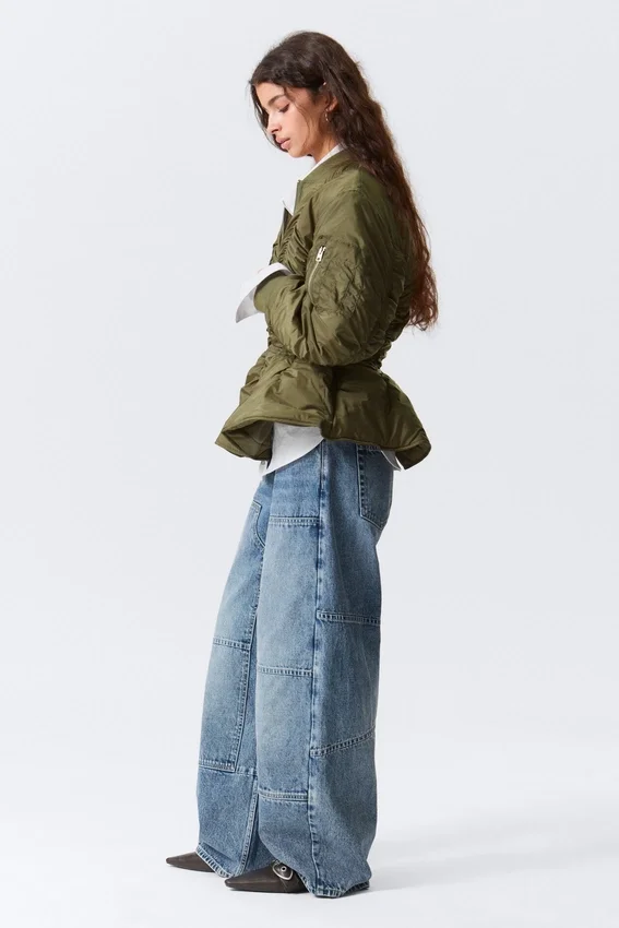Chaqueta bomber entallada con volantes fruncidos – Verde caqui Chaqueta bomber entallada con volantes fruncidos – Verde caqui