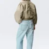 Chaqueta bomber holgada de nailon de Yulia B – Verde caqui claro Chaqueta bomber holgada de nailon de Yulia B – Verde caqui claro