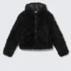 Chaqueta con capucha de piel sintética encogida – Negro Chaqueta con capucha de piel sintética encogida – Negro