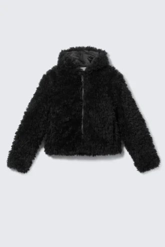 Chaqueta con capucha de piel sintética encogida – Negro Chaqueta con capucha de piel sintética encogida – Negro