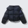 Chaqueta corta con cuello alto – Azul marino oscuro Chaqueta corta con cuello alto – Azul marino oscuro