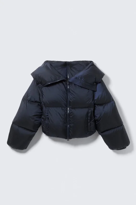 Chaqueta corta con cuello alto – Azul marino oscuro Chaqueta corta con cuello alto – Azul marino oscuro