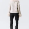 Chaqueta corta con ribete de piel sintética – Blanco polvoriento – Lunares negros