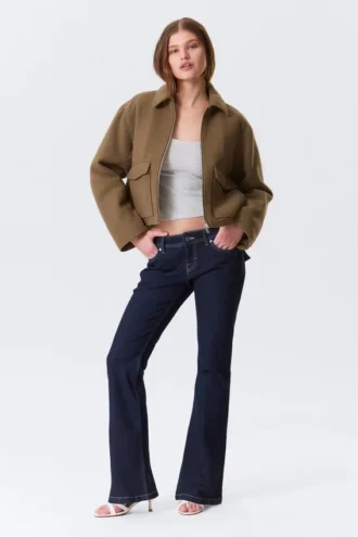 Chaqueta corta de corte recto con cremallera – Marrón suave