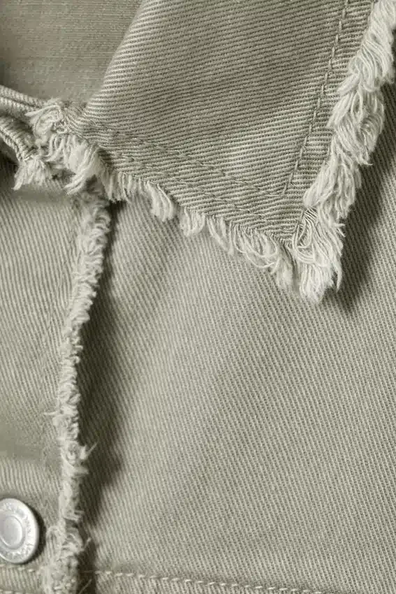 Chaqueta corta de sarga de corte recto – Verde caqui Chaqueta corta de sarga de corte recto – Verde caqui