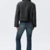 Chaqueta corta y entallada con cremallera – Gris oscuro jaspeado Chaqueta corta y entallada con cremallera – Gris oscuro jaspeado