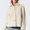 Chaqueta cuadrada abotonada de mezcla de lana – Crema empolvado Chaqueta cuadrada abotonada de mezcla de lana – Crema empolvado