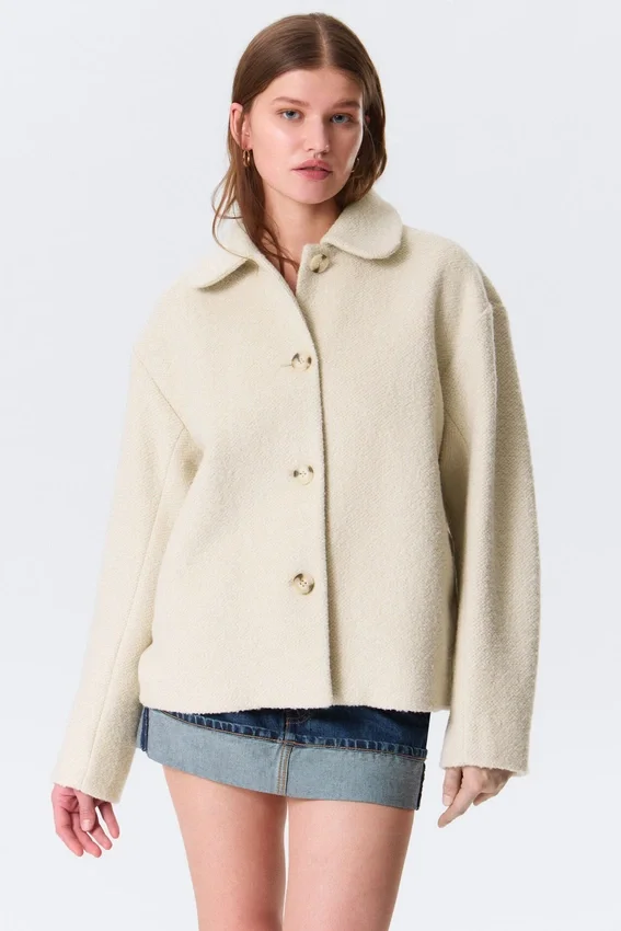 Chaqueta cuadrada abotonada de mezcla de lana – Crema empolvado Chaqueta cuadrada abotonada de mezcla de lana – Crema empolvado
