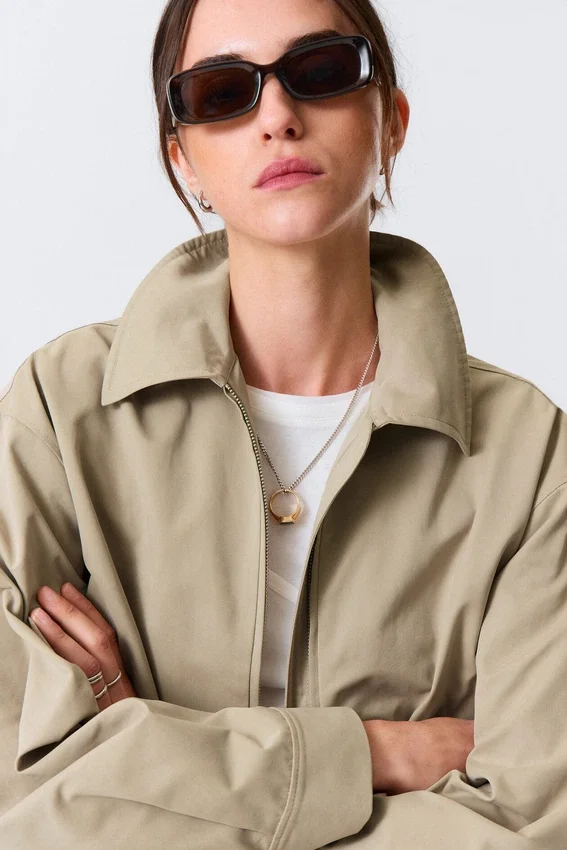 Chaqueta de algodón con cremallera de corte recto – Beige Chaqueta de algodón con cremallera de corte recto – Beige