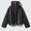 Chaqueta de cuero con cuello alto – Negro Chaqueta de cuero con cuello alto – Negro