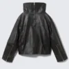 Chaqueta de cuero con cuello alto – Negro Chaqueta de cuero con cuello alto – Negro