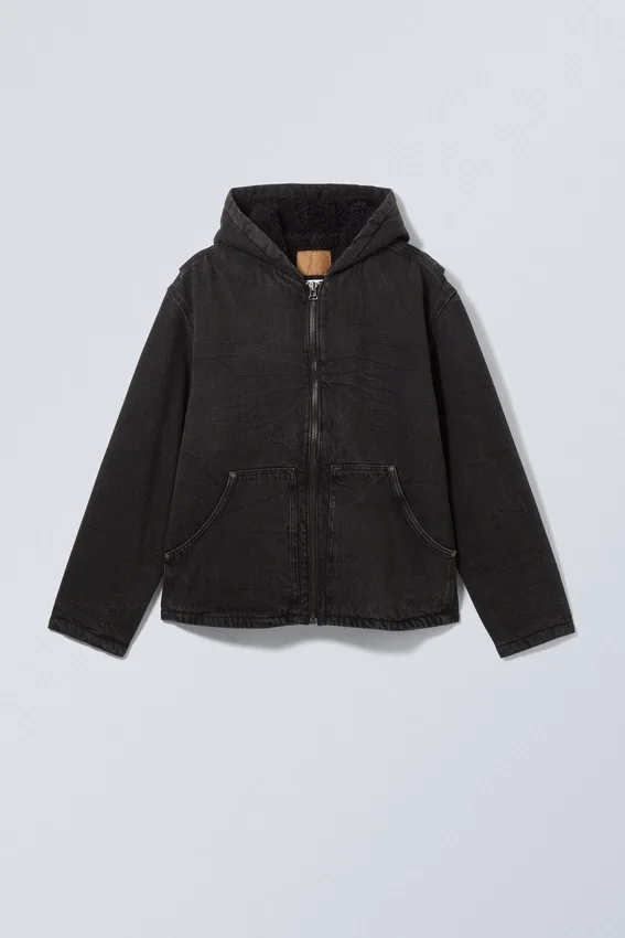 Chaqueta de denim con capucha y forro polar – Black Tie Chaqueta de denim con capucha y forro polar – Black Tie