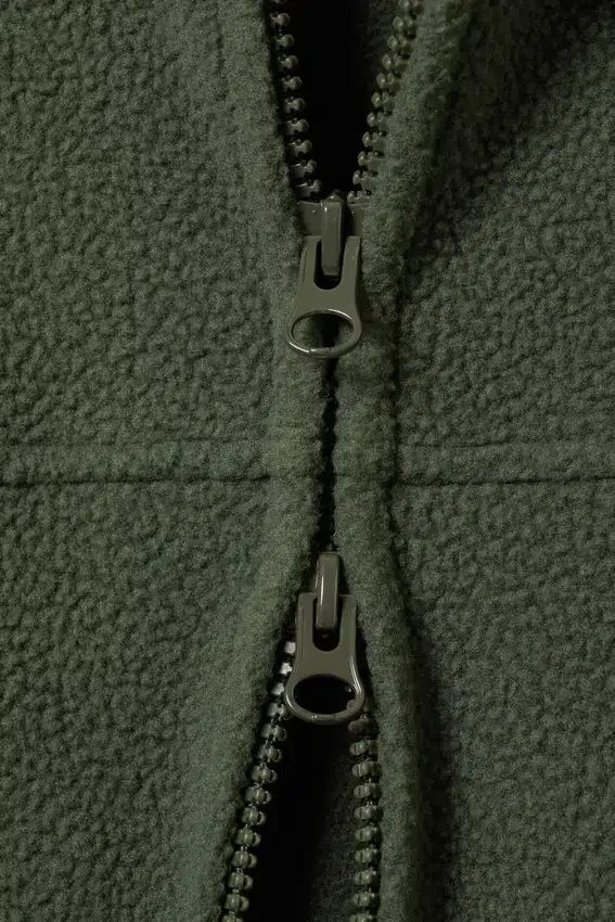 Chaqueta de forro polar con cremallera – Verde oscuro Chaqueta de forro polar con cremallera – Verde oscuro