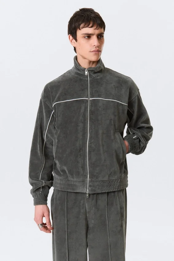 Chaqueta deportiva holgada de terciopelo – Gris oscuro Chaqueta deportiva holgada de terciopelo – Gris oscuro